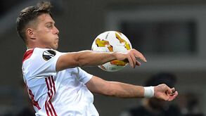 Benfica tenta baixar preço de Koutris