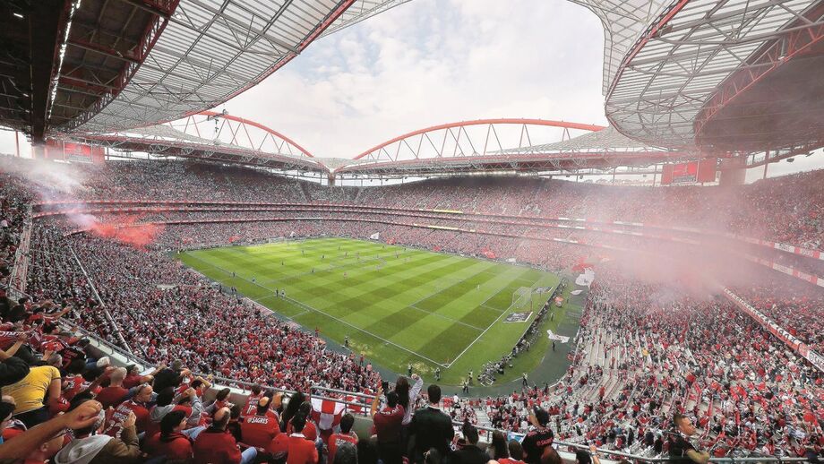 Estádio da Luz em dia de jogo do Benfica
