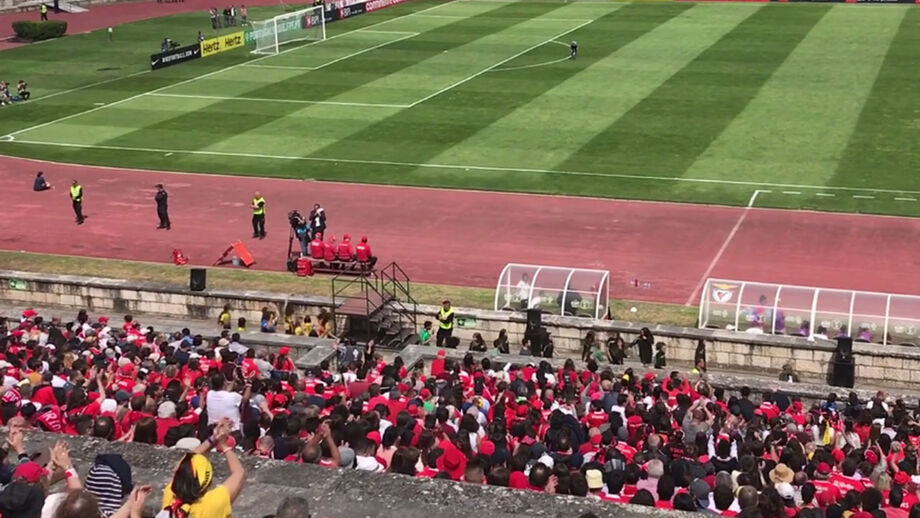 O Benfica conquistou sábado a sua primeira Taça de Portugal em futebol feminino, ao derrotar na final o Valadares Gaia por 4-0, em jogo disputado no Estádio Nacional