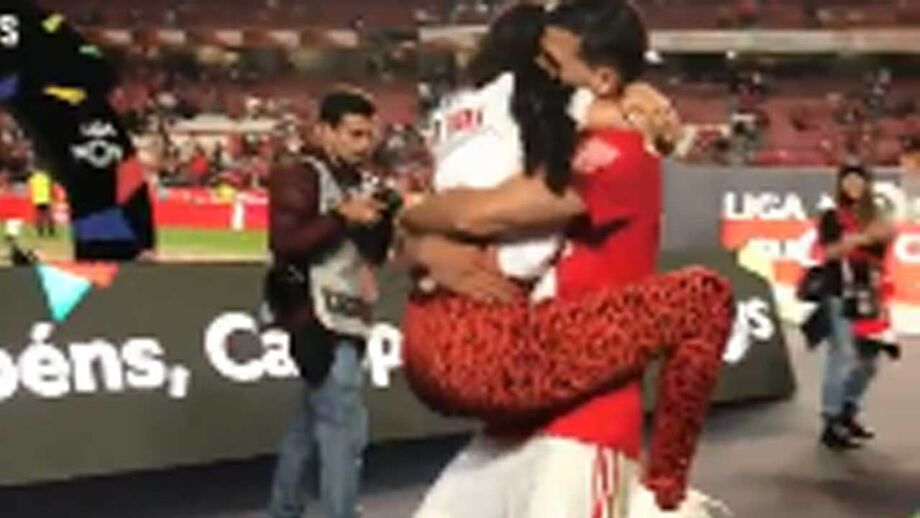 Cantora festejou com o namorado a conquista do 37.º título do Benfica