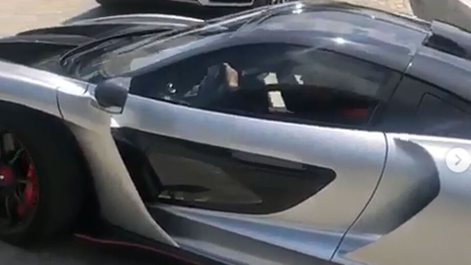 Cristiano Ronaldo publicou esta sexta-feira um vídeo a chegar a casa, em Turim, ao volante de um novo carro