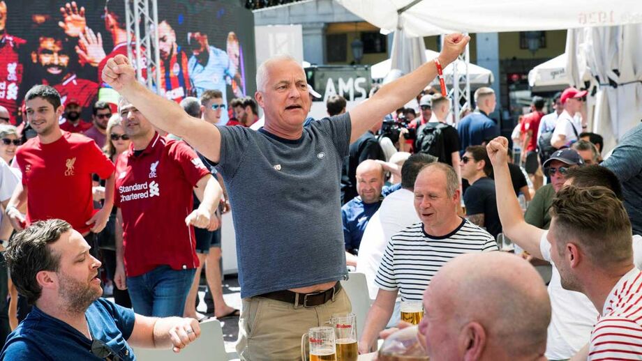 Adeptos do Liverpool e Tottenham