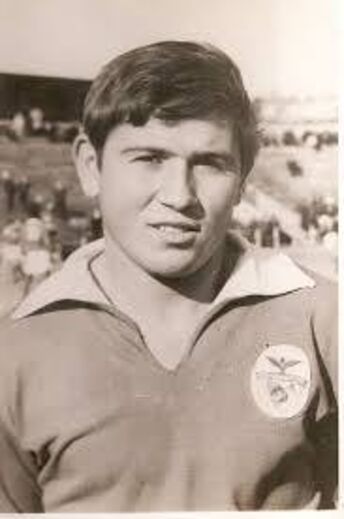 Morreu Camolas, antigo futebolista bicampeão pelo Benfica