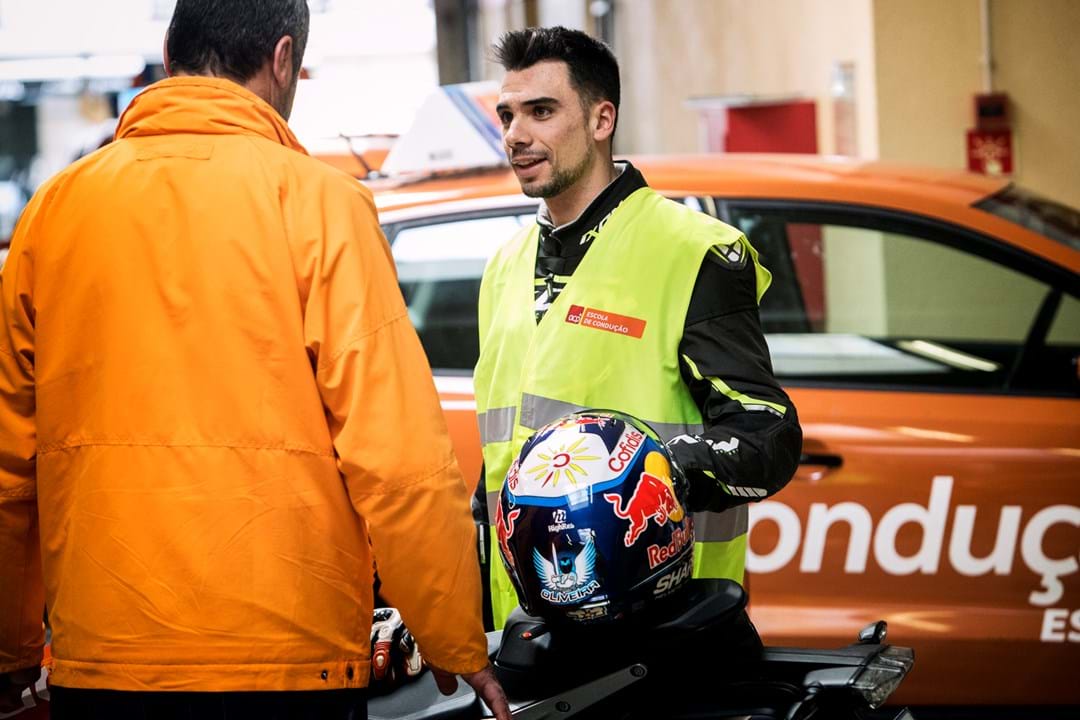 Miguel Oliveira estuda o código e já anda de mota: piloto 