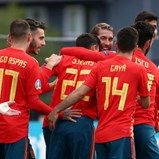 Grupo F: Espanha goleia Ilhas Faroé (4-1)