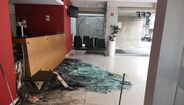 Carro desgovernado invade clínica em Fafe após condutor perder controlo a estacionar