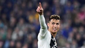 Os 20 jogadores que compõem a equipa da época da Liga dos Campeões