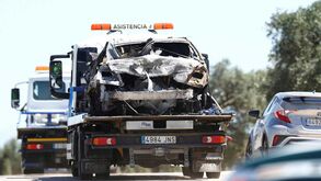 O relatório das autoridades: Reyes conduzia a 237 km/h quando o pneu rebentou