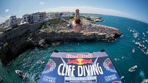 Red Bull Cliff Diving: Polignano a Mare rendeu-se aos craques