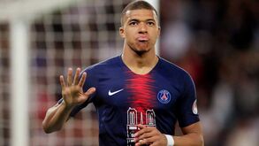 Pai de Mbappé 'puxa os cordelinhos' e saída do PSG estará a um passo