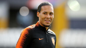 Van Dijk e os melhores defesas dos últimos 30 anos: «Ainda não estou nessa categoria»