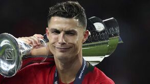 Ronaldo somou terceira final em branco, mas voltou a levantar o 'caneco'