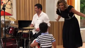 Rui Vitória dá show a tocar bateria no Programa da Cristina