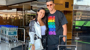 Rúben Dias foi de férias com a namorada e Júlia Palha comentou: «Eu vou para o aeroporto com pijamas da Primark»