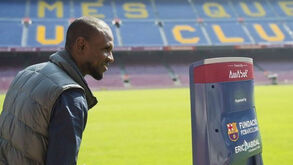 Abidal deixou o que parecia ser uma 'boca' a De Ligt... mas depois disse que foi 'hackeado'