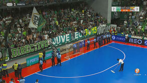 Adeptos puxaram rede e interromperam o dérbi entre Sporting e Benfica