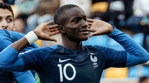 Bayer Leverkusen contrata jovem promessa ao PSG