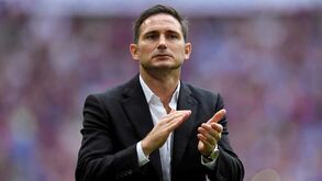 Chelsea quer Lampard para suceder a Sarri e já sabe quanto tem de pagar