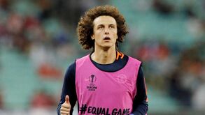 David Luiz vibra com título de futsal do Benfica