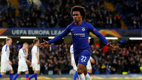 Chelsea rejeita duas propostas espanholas a rondar os 40 milhões por Willian