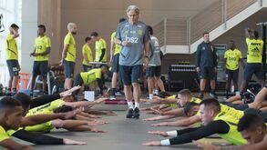 Jorge Jesus dá show no primeiro treino do Flamengo ao explicar as qualidades do futebolista