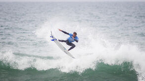 Frederico Morais passa aos 16 avos-de-final do Rio Pro