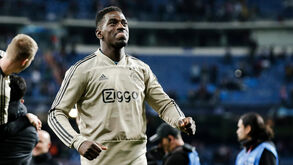 Intransigência por Bruno Varela 