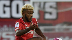 Mama Baldé atrasa Rosier 