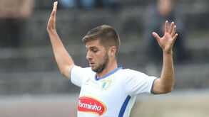 Deni Hocko ruma ao Mouscron