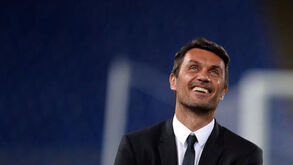 Paolo Maldini viajou até Madrid para se reunir com Florentino Pérez 