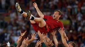 Nem sempre mandam os milhões: craques que recusaram contratos de sonho por amor à camisola