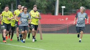 Bruno Henrique e Rodrigo Caio rendidos aos treinos de Jorge Jesus: « É igual na Europa»