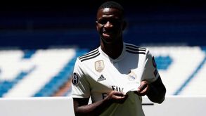 A 'previsão' de Vinícius: «Mbappé deverá chegar brevemente ao Real Madrid»
