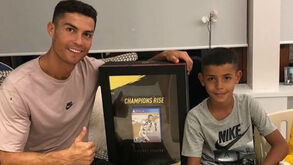 De Ronaldo a Totti: os craques com filhos a dar cartas no mundo da bola