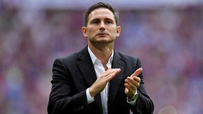 Frank Lampard autorizado pelo Derby County a negociar regresso ao Chelsea 