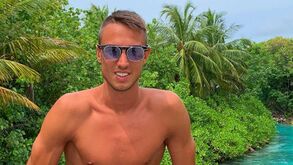 Guarda-redes do Benfica a aproveitar o melhor da vida antes de voltar ao trabalho