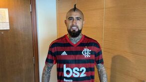 Arturo Vidal já veste a mesma camisola que... Jorge Jesus