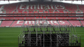 Congresso de Testemunhas de Jeová já mexe no Estádio da Luz: veja as imagens da preparação