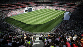 Estádio da Luz encheu no primeiro dia do Congresso das Testemunhas de Jeová e até piscinas houve