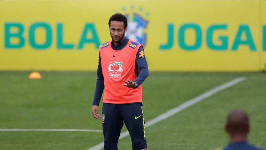Polícia brasileira vai interrogar Neymar devido à divulgação de imagens íntimas