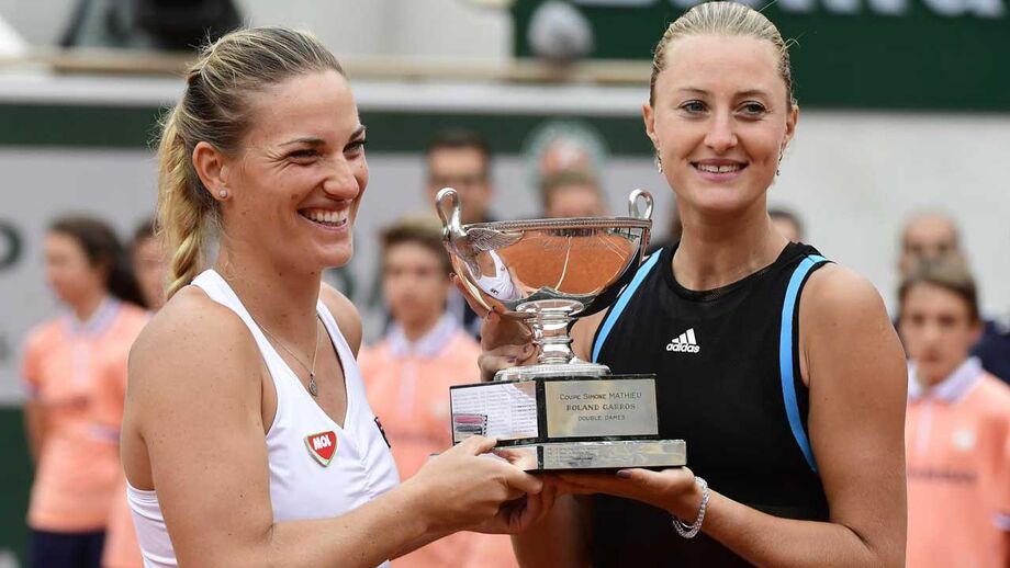 Mladenovic e Babos conquistam título de pares femininos de Roland Garros