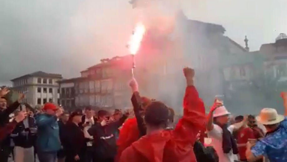 A festa britânica coloriu o Largo do Toural, uma das mais míticas praças da Cidade Berço, e estendeu-se a outras zonas da cidade