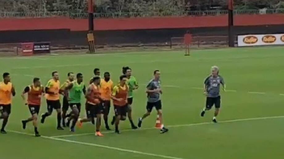 Jorge Jesus orienta esta quinta-feira o primeiro treino no Flamengo e, como não podia deixar de ser, os seus métodos já estão a fazer furor