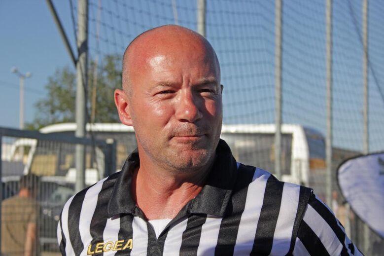 Alan Shearer (Newcastle) - recusou um convite do Barcelona