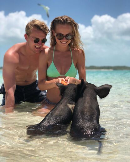 De Ligt e namorada 