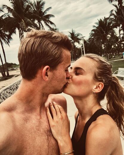 De Ligt e namorada 