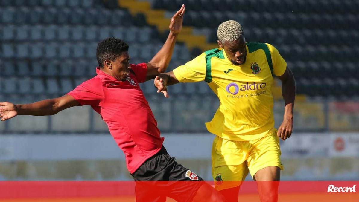 Paços de Ferreira e Penafiel empataram em encontro particular