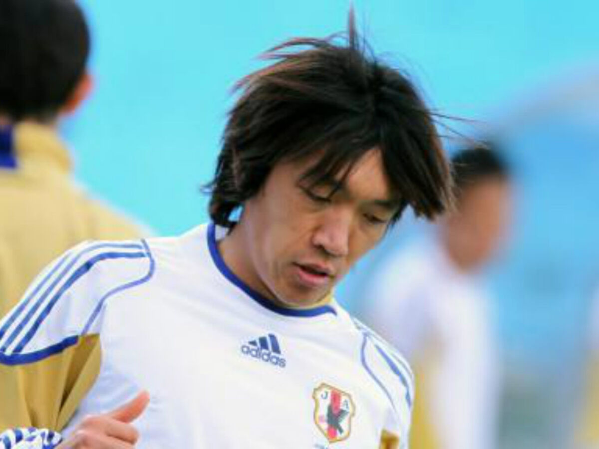 Yokohama FC sign Shunsuke Nakamura, 41, to join Kazuyoshi Miura, 52 - BBC  Sport