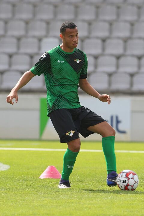 Gustavo (ex- Sp. Espinho)