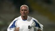 Paul Gascoigne - Depois de pôr um ponto final na carreira, ficou conhecido por beber quatro garrafas de whisky por dia e consumir cocaína. Gastou o dinheiro em vícios e em clínicas de desintoxicação
